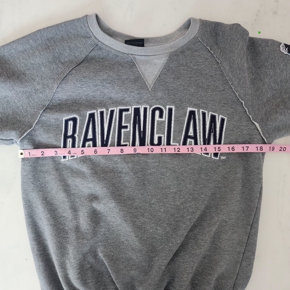 Warner Bros Gray Crewneck Sweater Ravenclaw Design Small Harry Potter - Picture 6 of 10